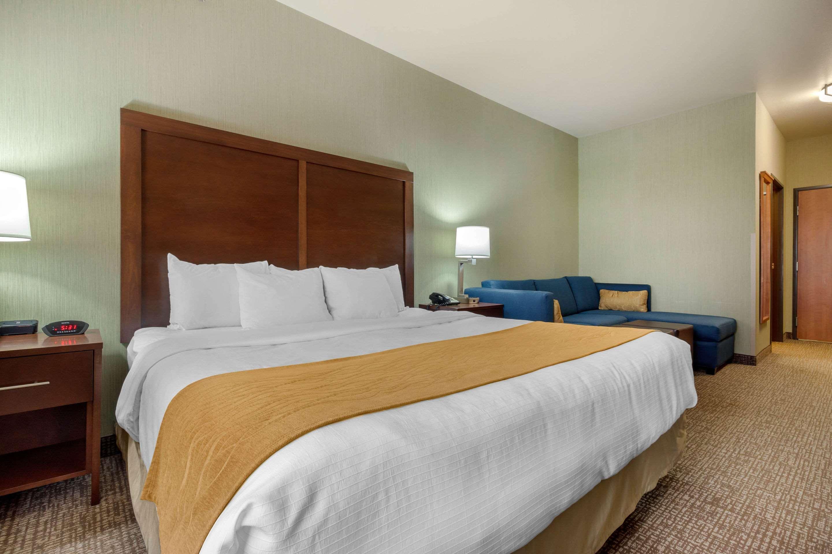 Comfort Inn & Suites Mitchell I-90 Dış mekan fotoğraf