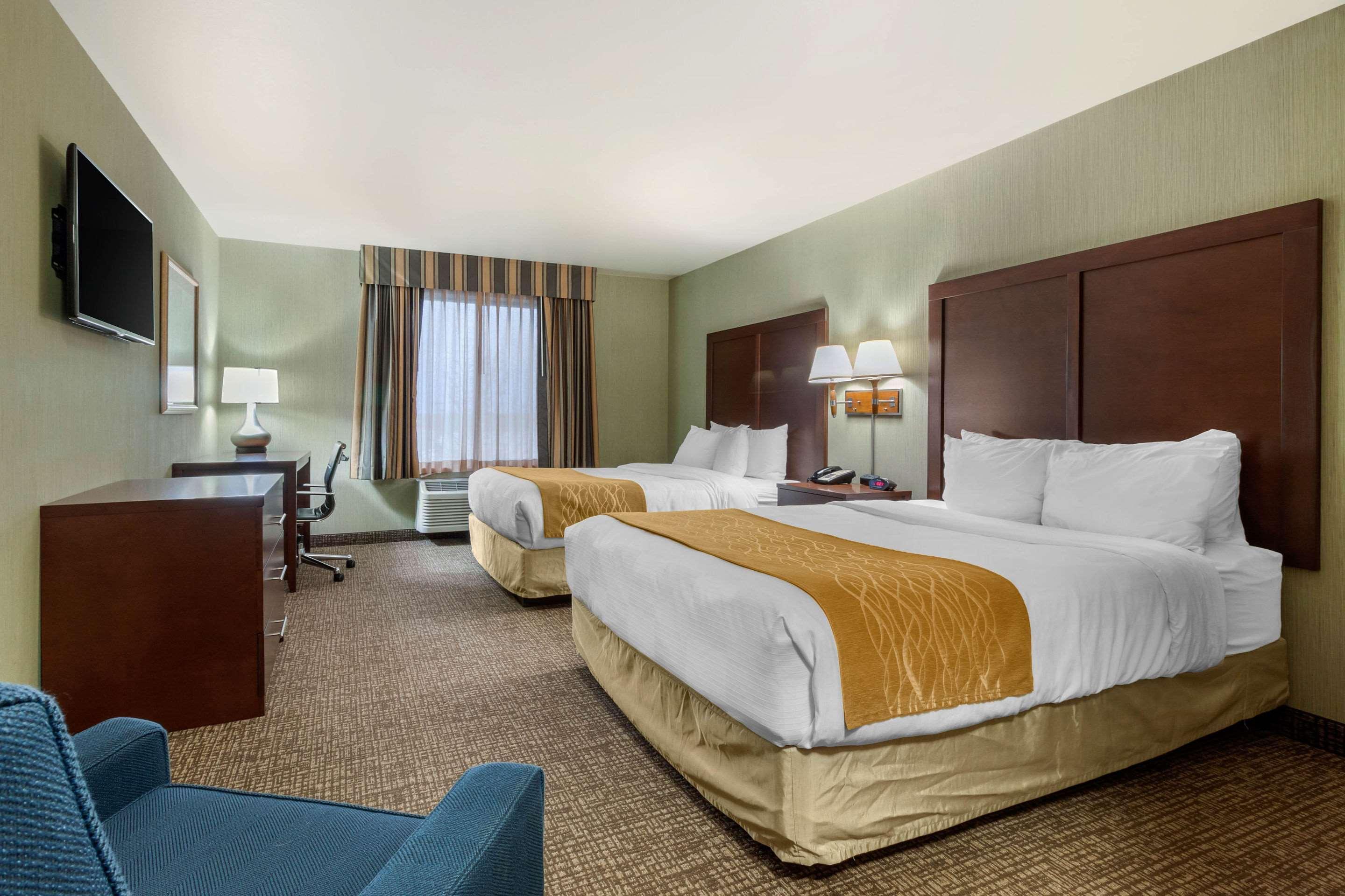 Comfort Inn & Suites Mitchell I-90 Dış mekan fotoğraf