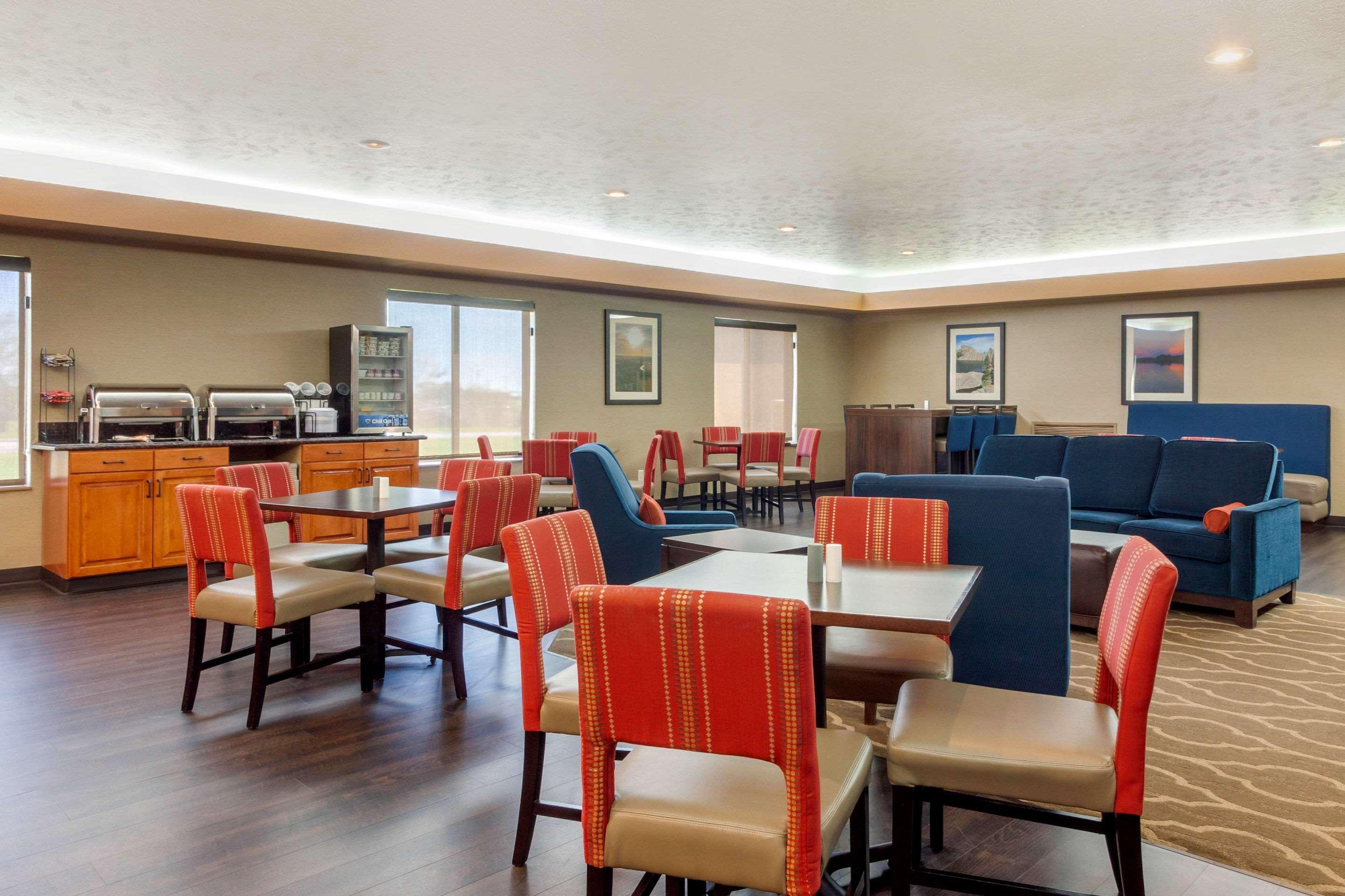 Comfort Inn & Suites Mitchell I-90 Dış mekan fotoğraf