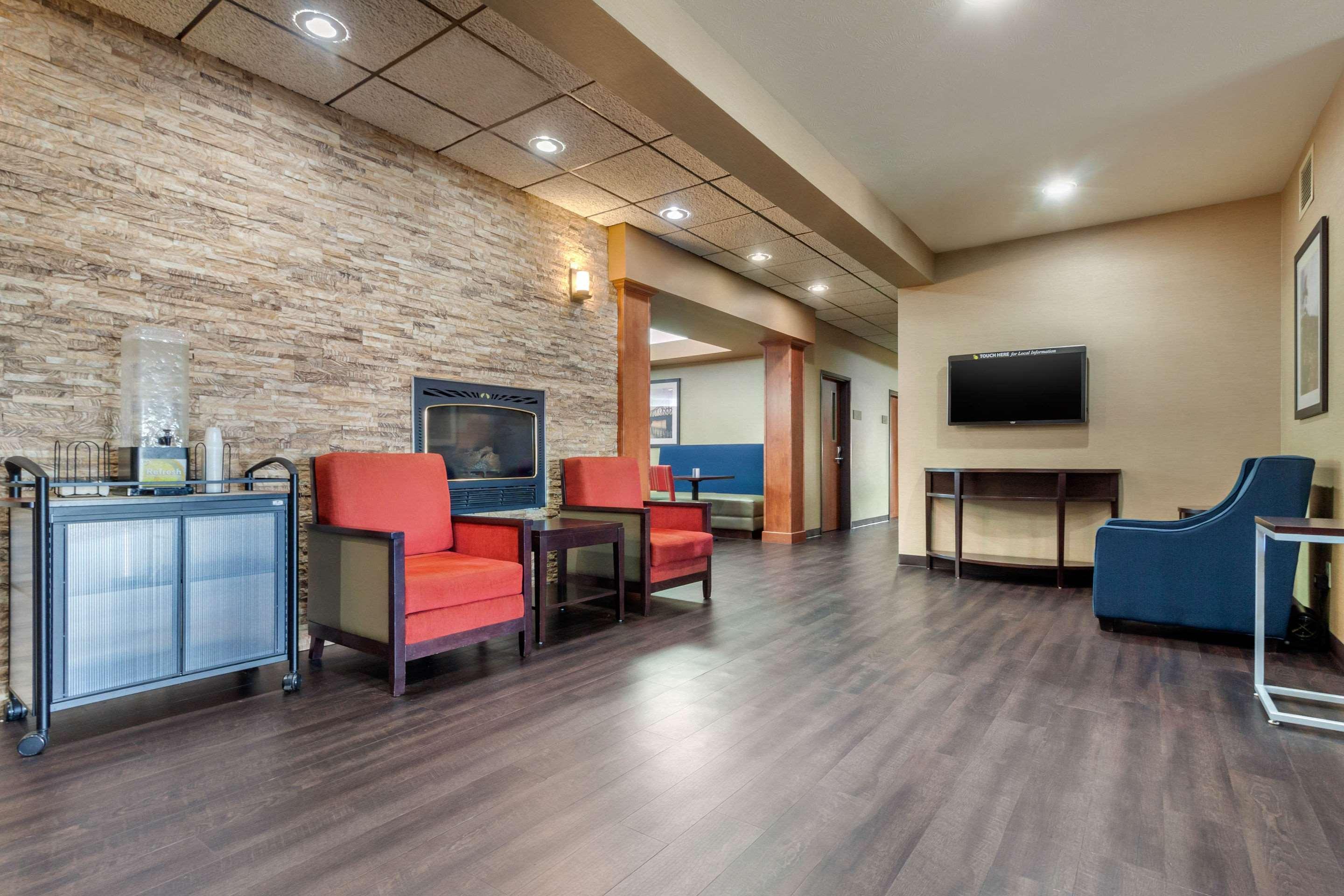 Comfort Inn & Suites Mitchell I-90 Dış mekan fotoğraf