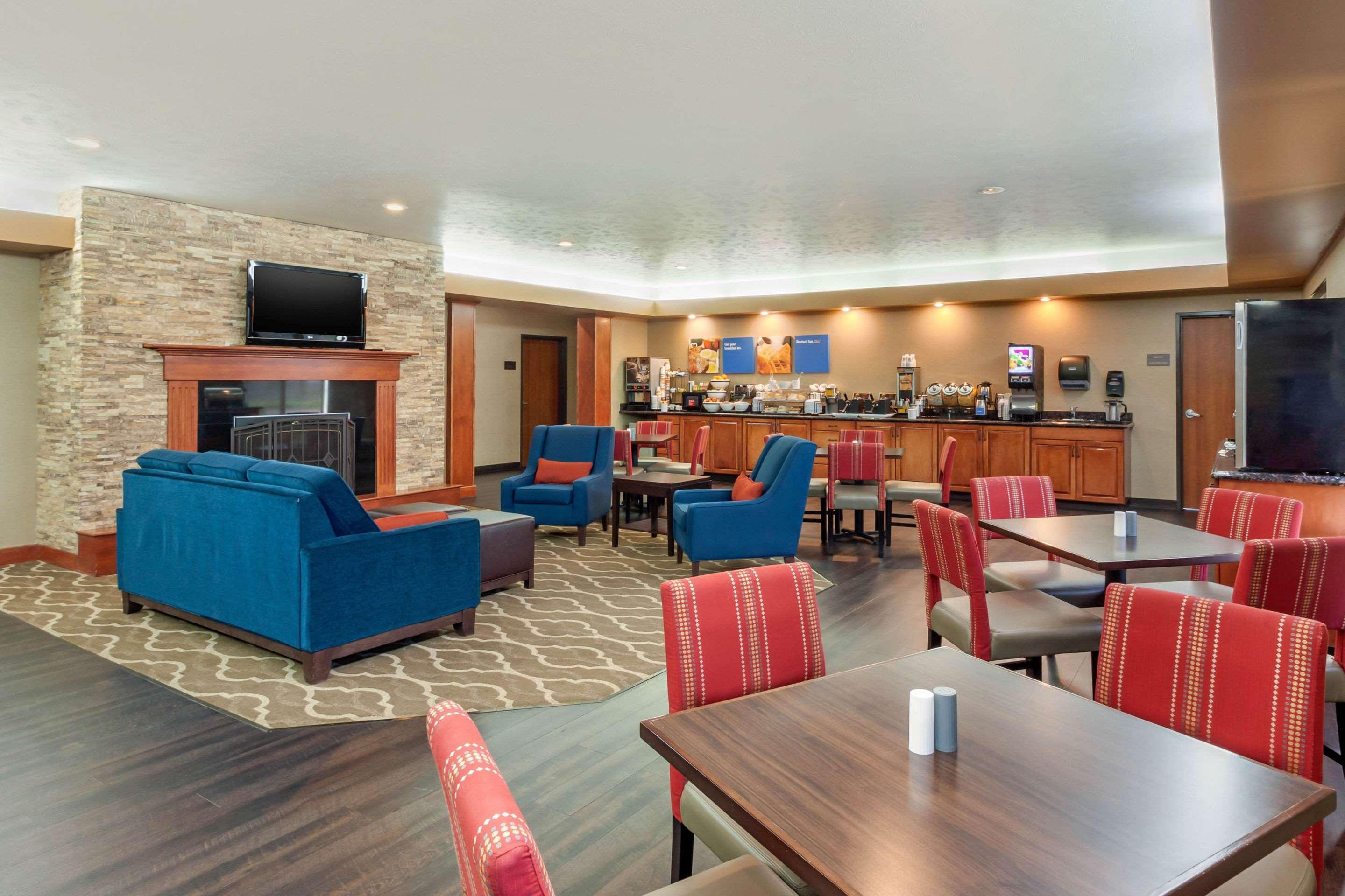 Comfort Inn & Suites Mitchell I-90 Dış mekan fotoğraf