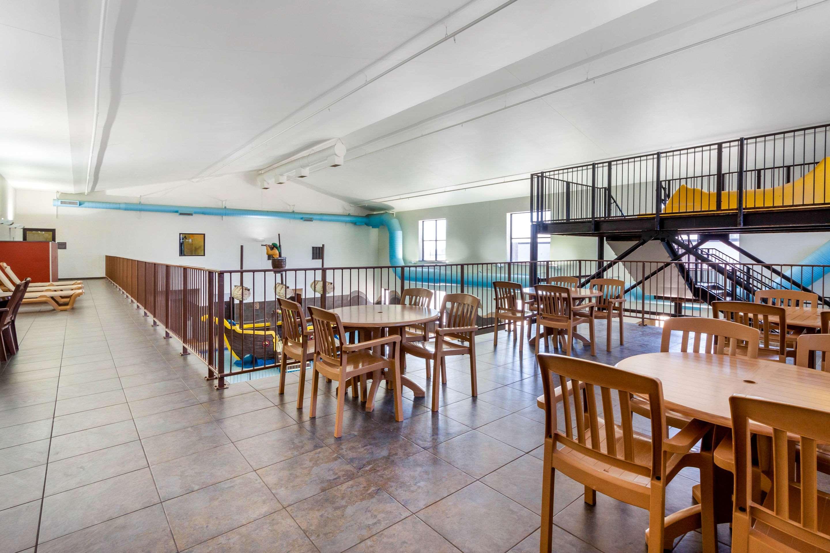 Comfort Inn & Suites Mitchell I-90 Dış mekan fotoğraf