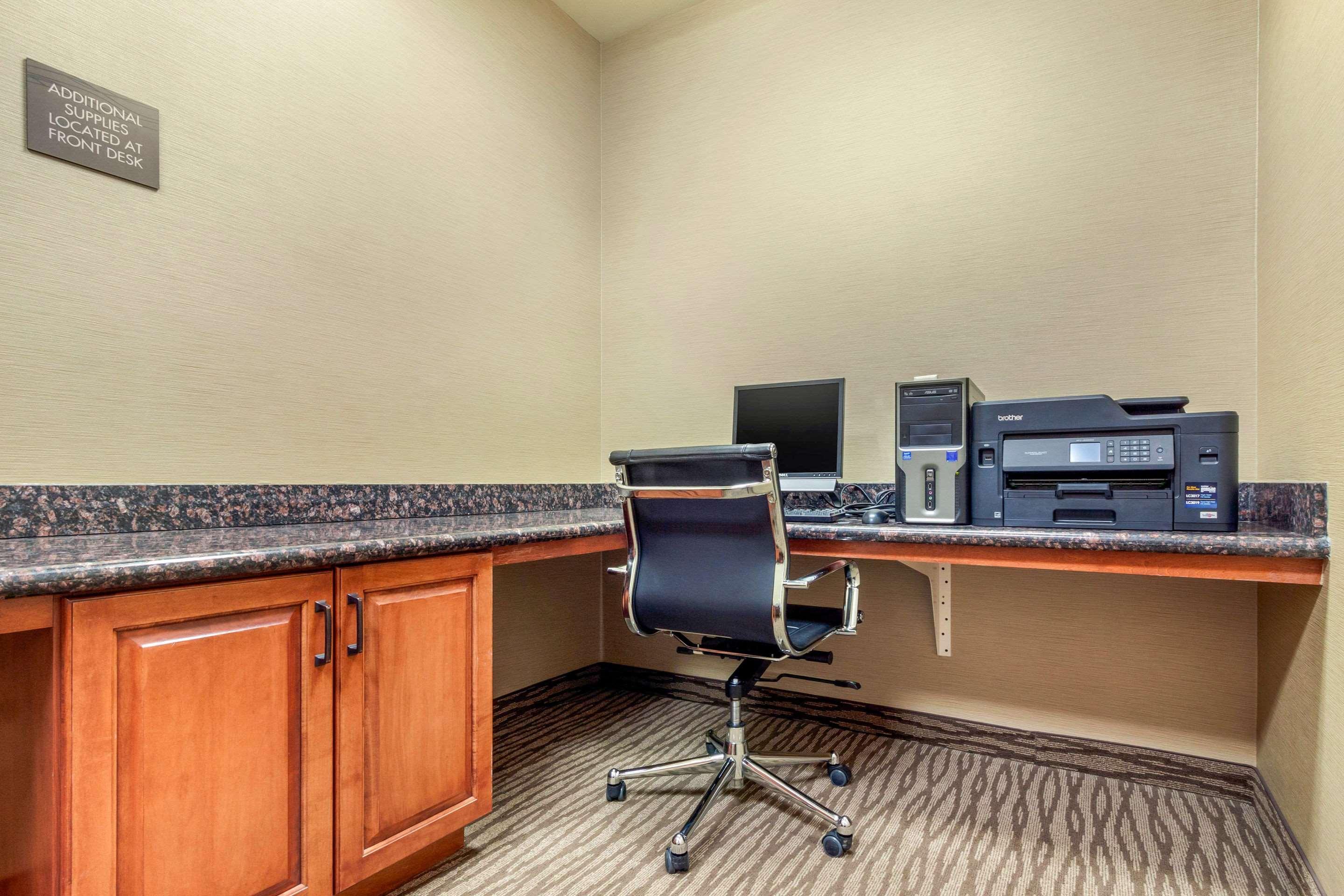 Comfort Inn & Suites Mitchell I-90 Dış mekan fotoğraf