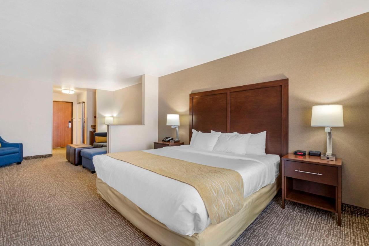 Comfort Inn & Suites Mitchell I-90 Dış mekan fotoğraf