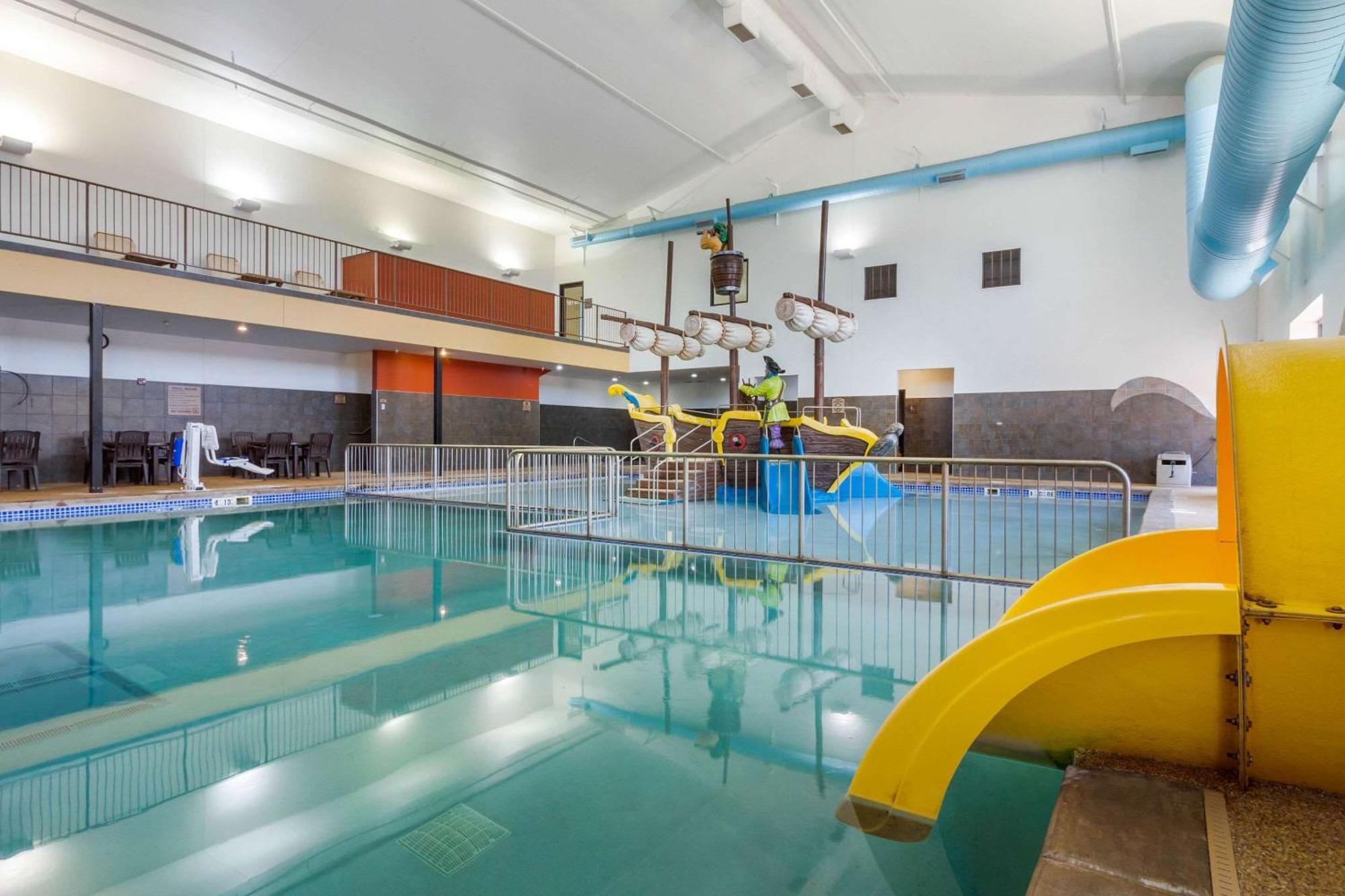 Comfort Inn & Suites Mitchell I-90 Dış mekan fotoğraf